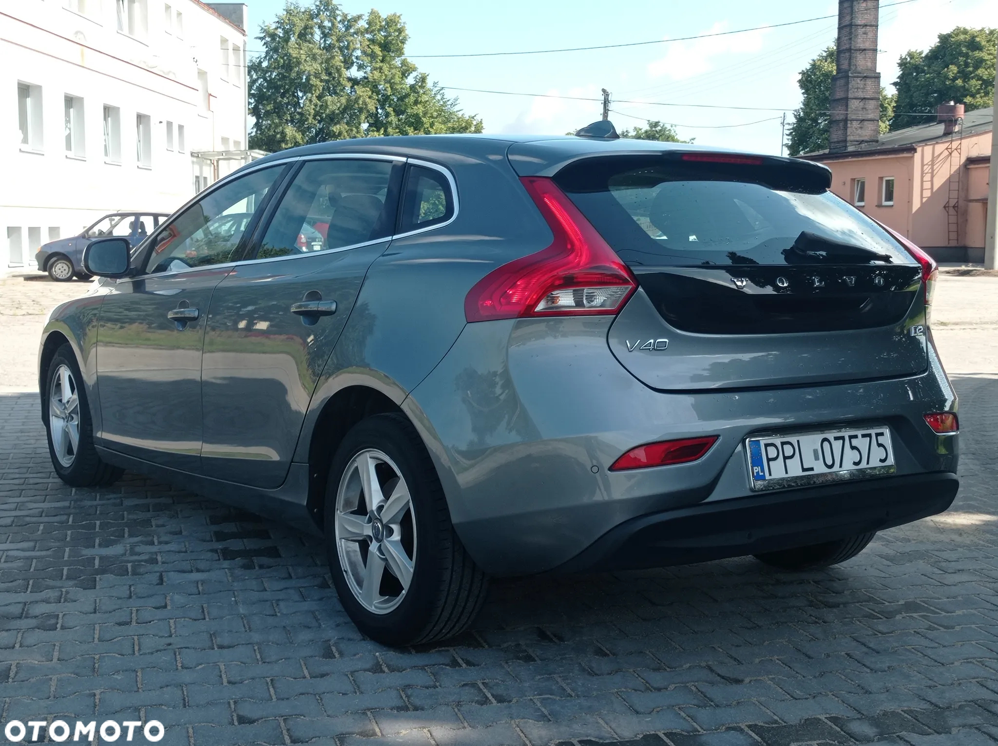 Volvo V40 D2 Drive-E Momentum - 4