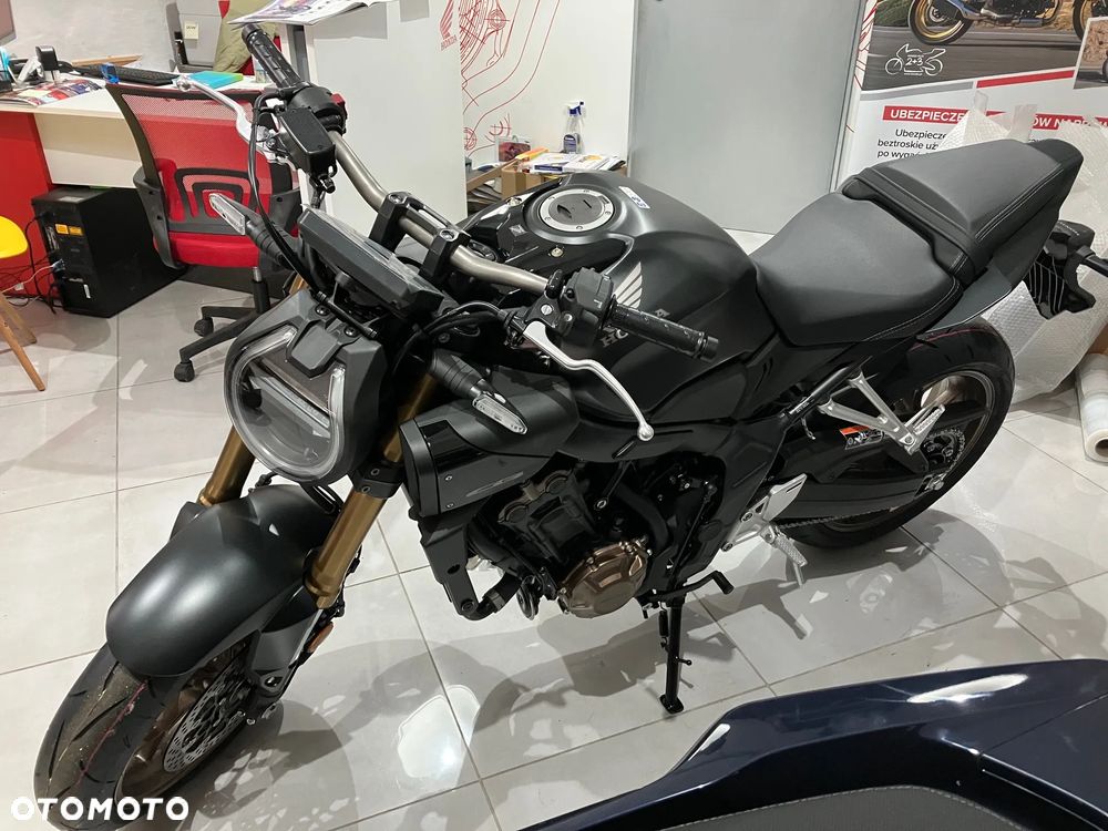 Honda CB - 1