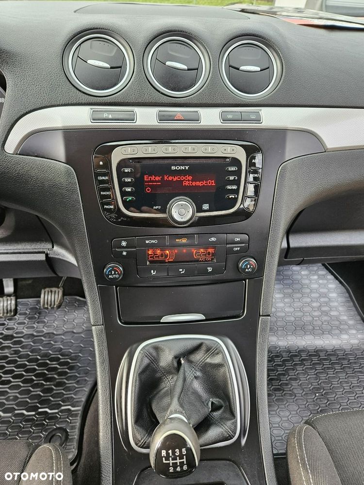 Ford S-Max - 13