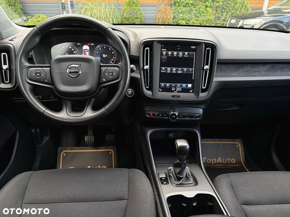 Volvo XC 40 T3 Momentum - 32