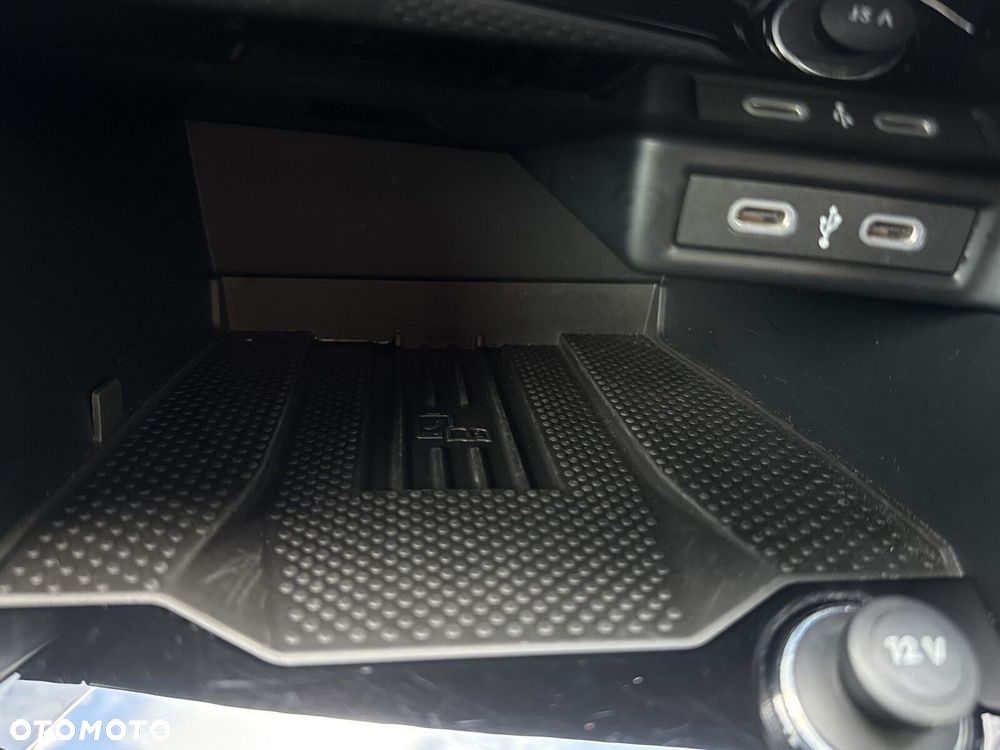 Volkswagen T-Roc - 21