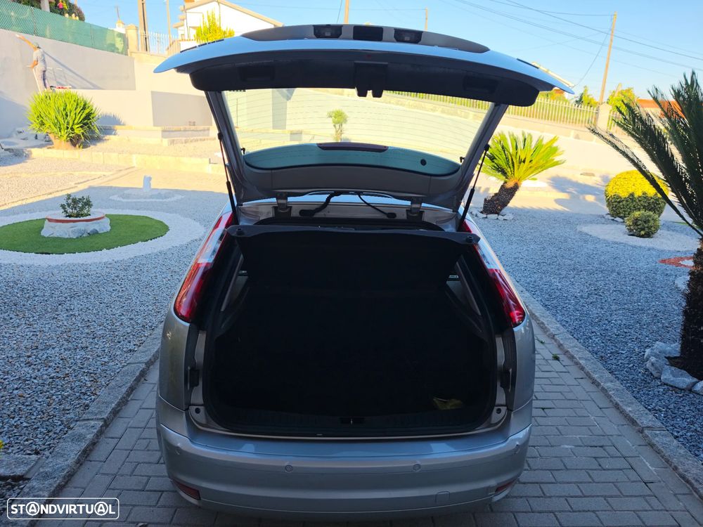Ford Focus - 18