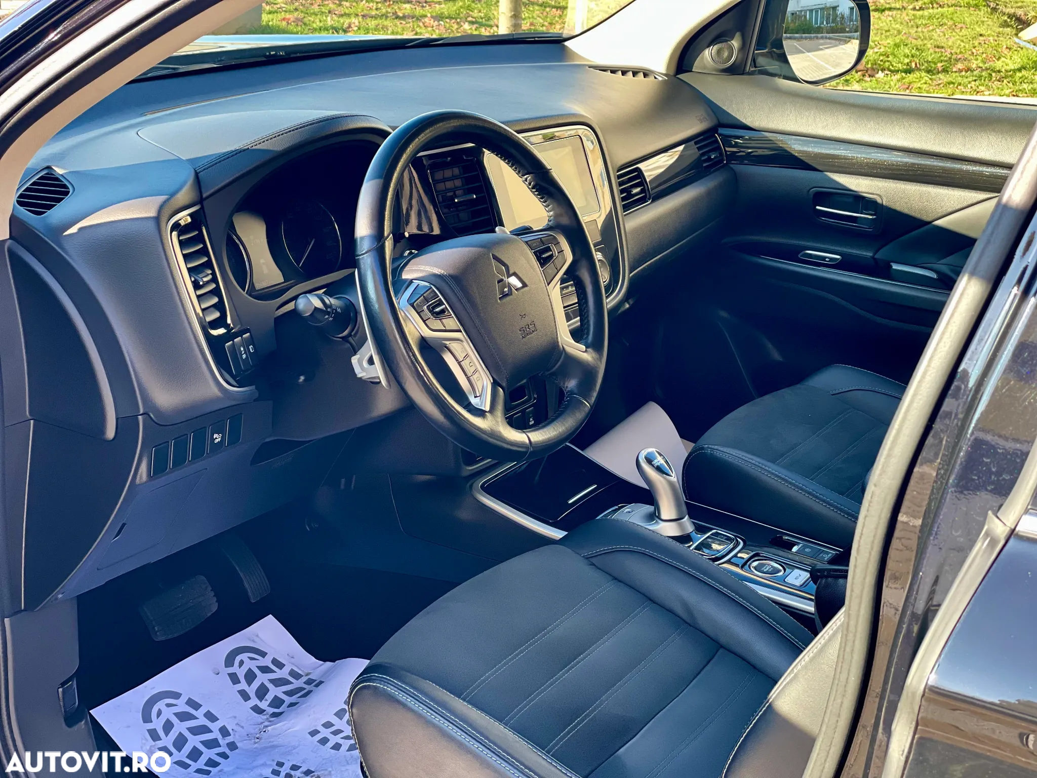 Mitsubishi Outlander - 14