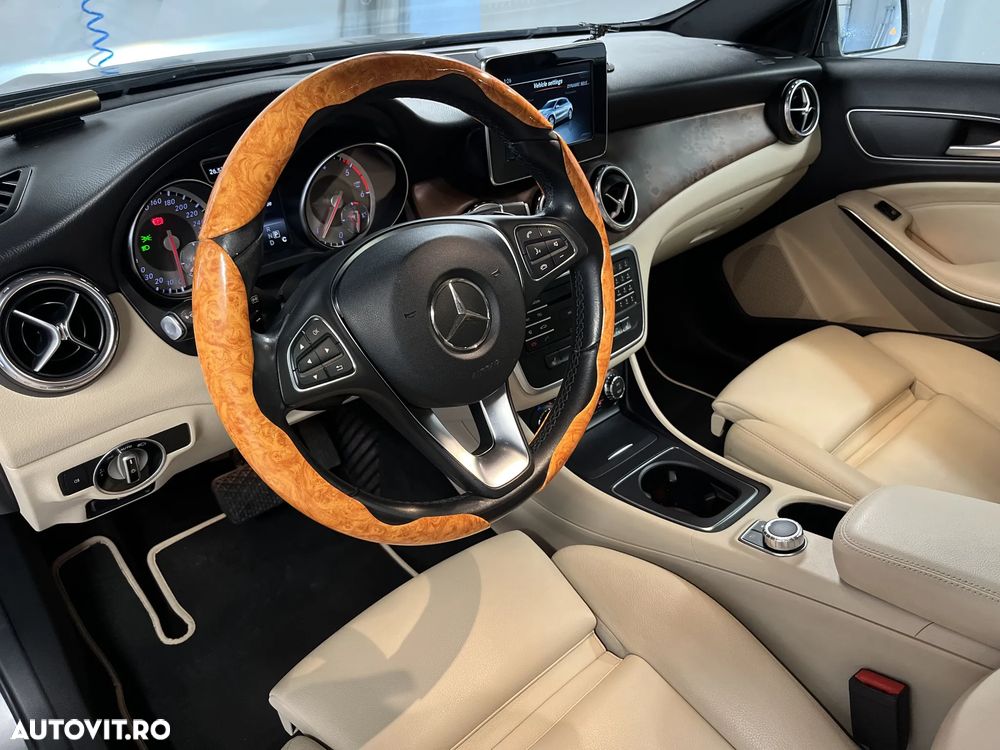 Mercedes-Benz GLA - 10