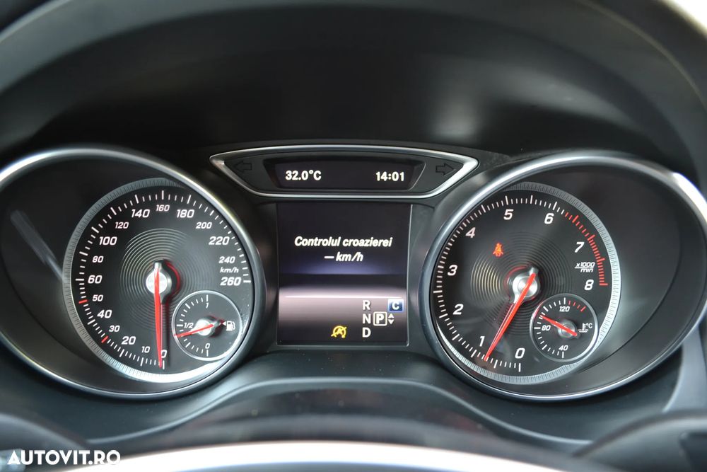 Mercedes-Benz GLA 200 7G-DCT AMG Line - 16