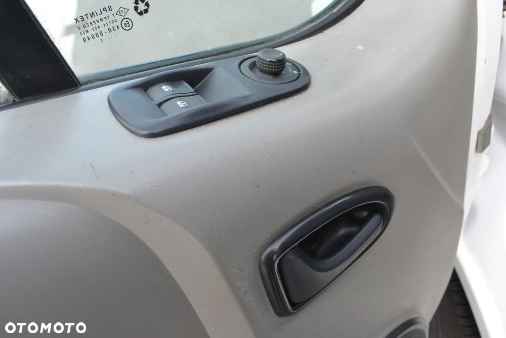 Renault Trafic - 11