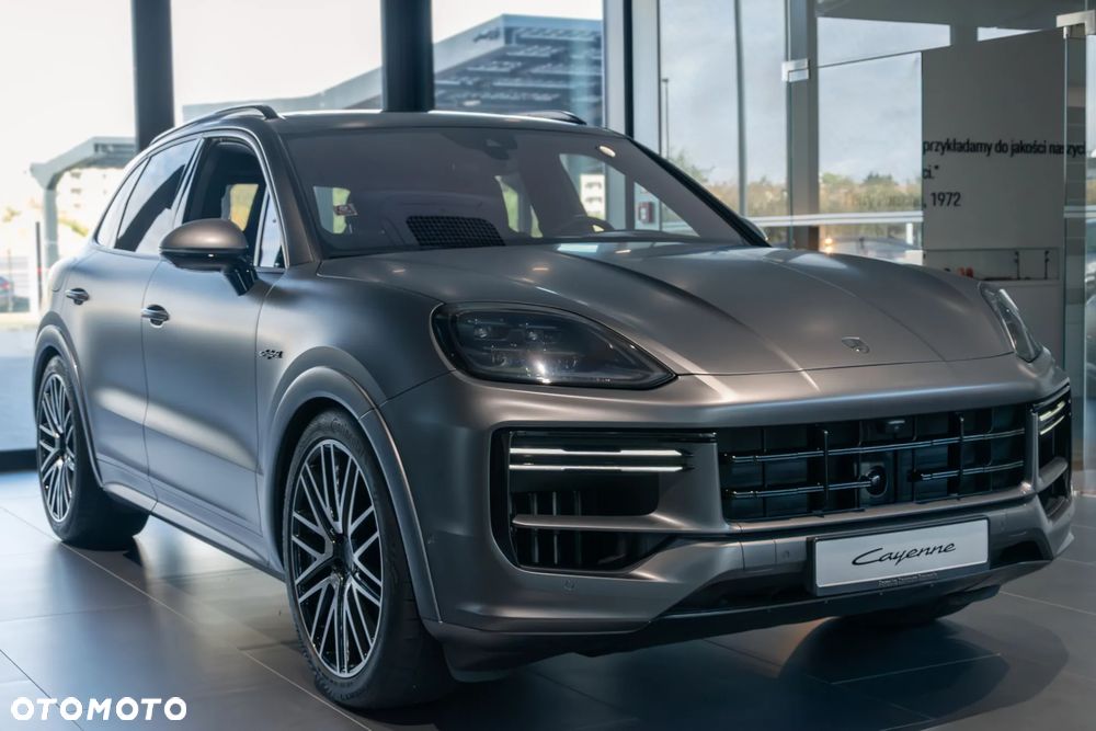 Porsche Cayenne Turbo E-Hybrid PHEV - 5