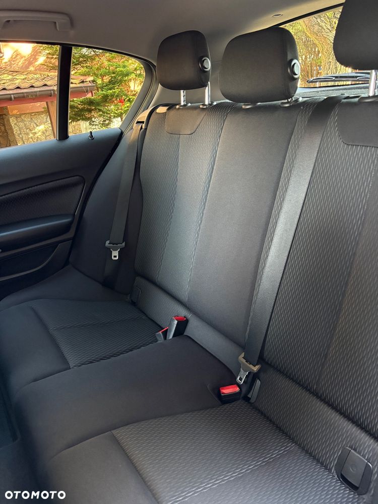 BMW Seria 1 118i - 25