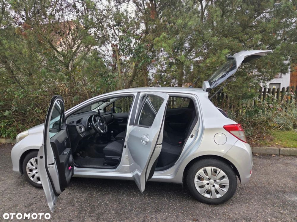 Toyota Yaris 1.4 D-4D Premium - 10