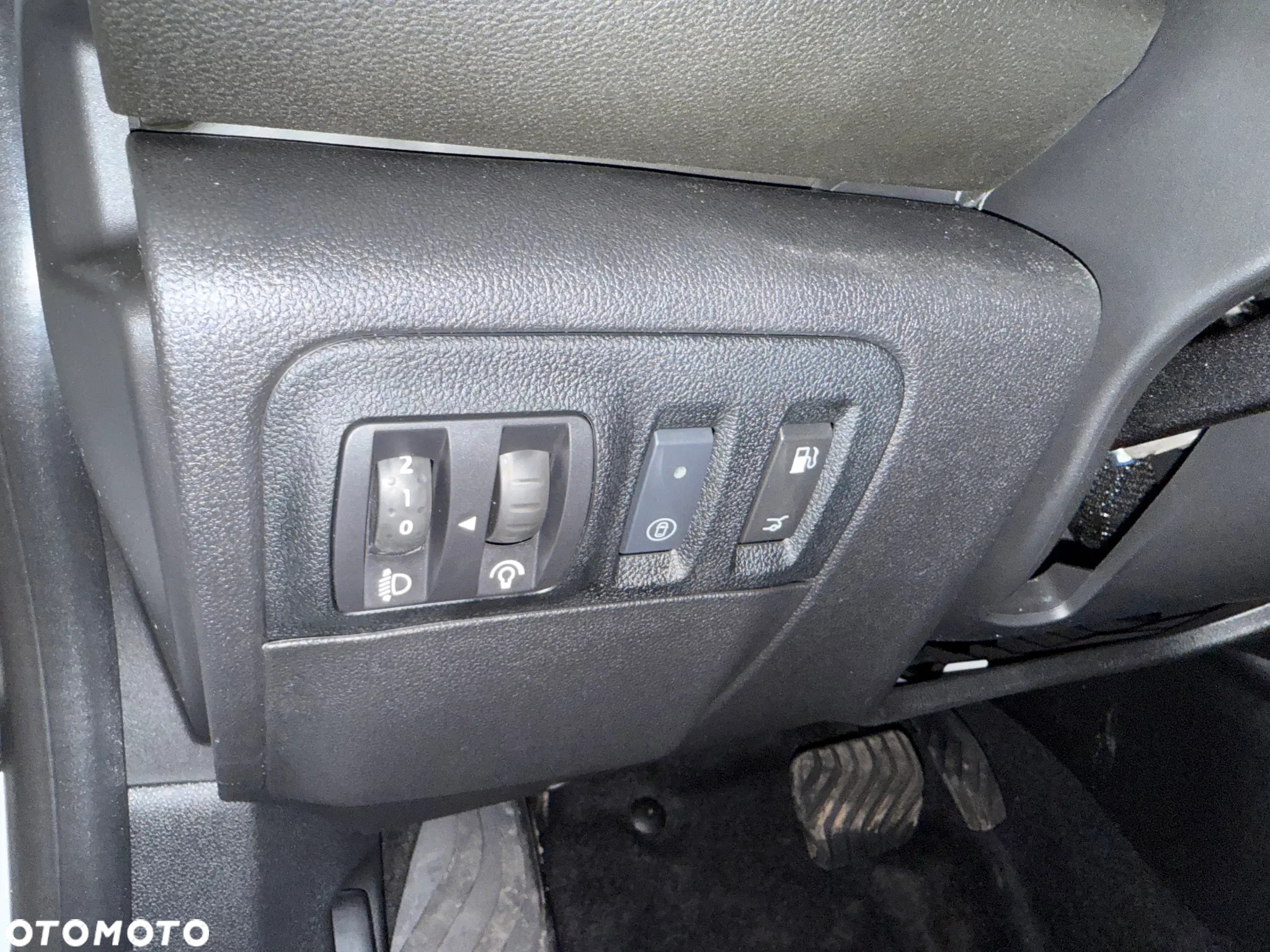 Renault Megane 1.3 TCe FAP Techno EDC - 16