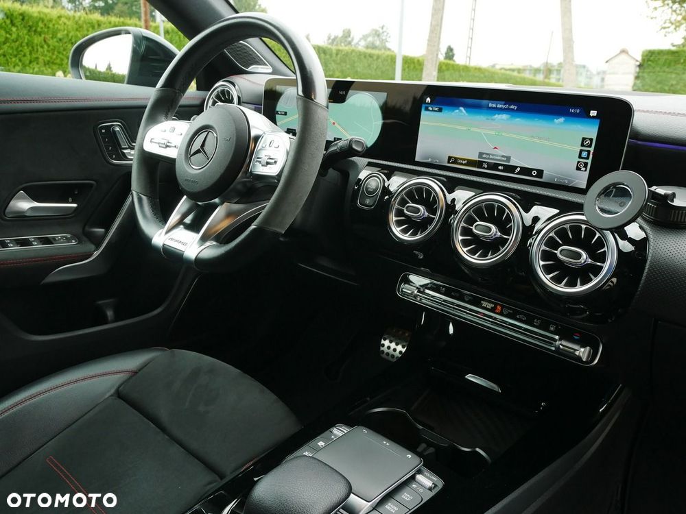 Mercedes-Benz CLA 250 4-Matic AMG Line 7G-DCT - 33