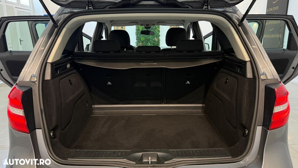 Mercedes-Benz B 180 - 16