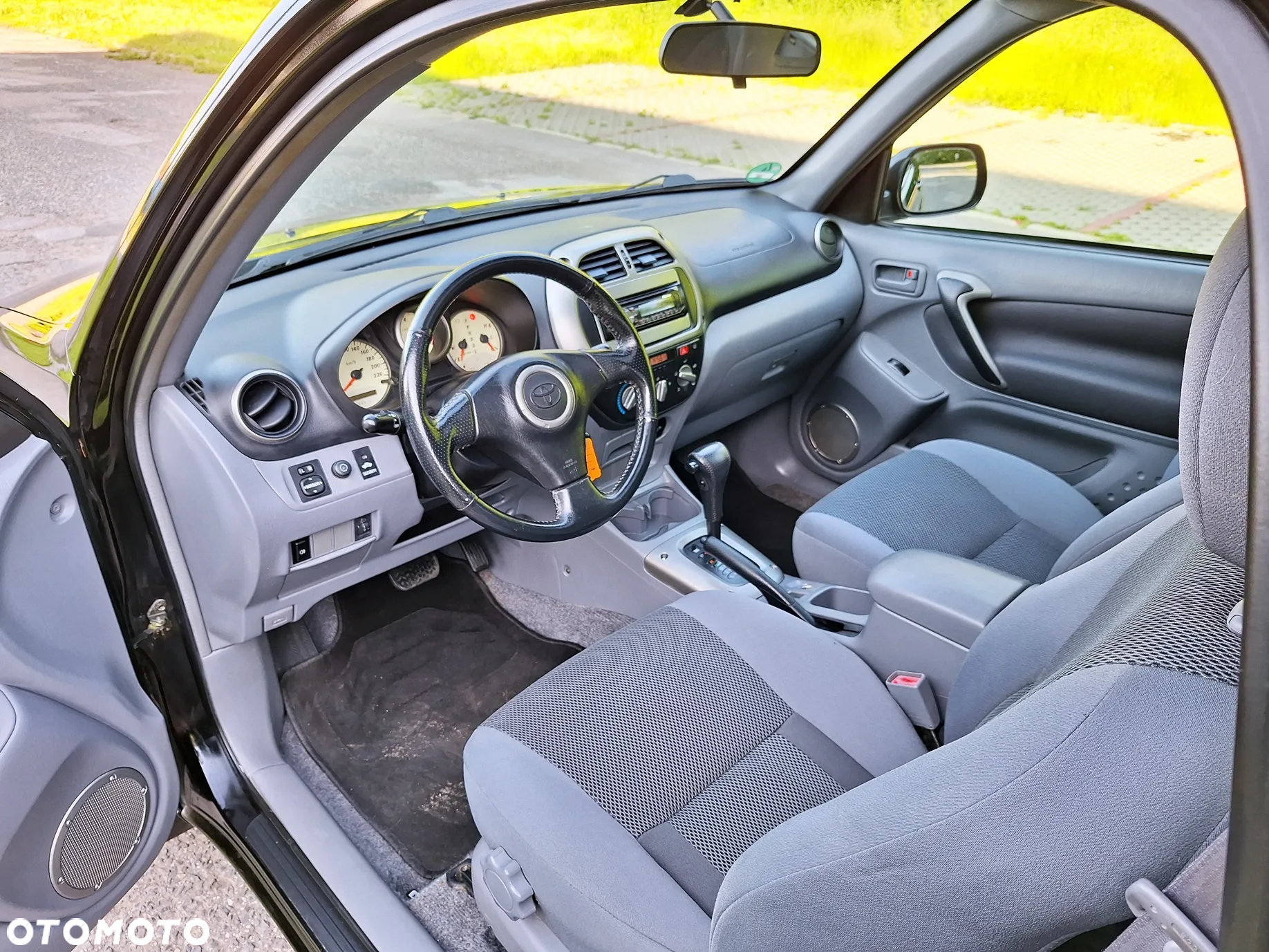 Toyota RAV4 - 29