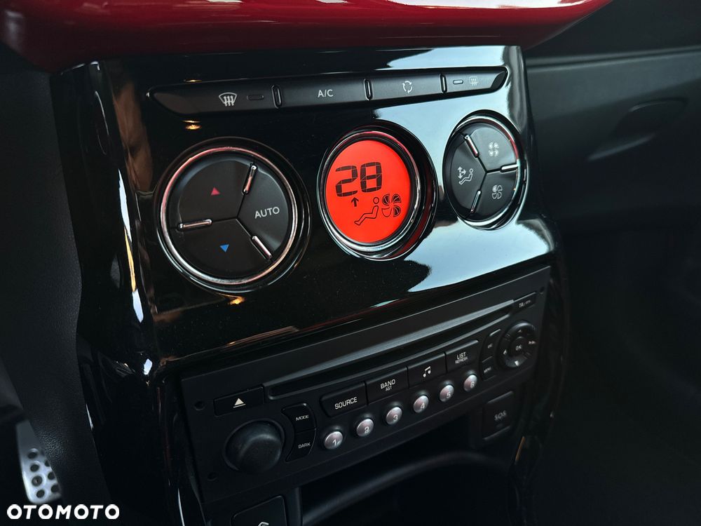 Citroën DS3 HDi 110 FAP SportChic - 13