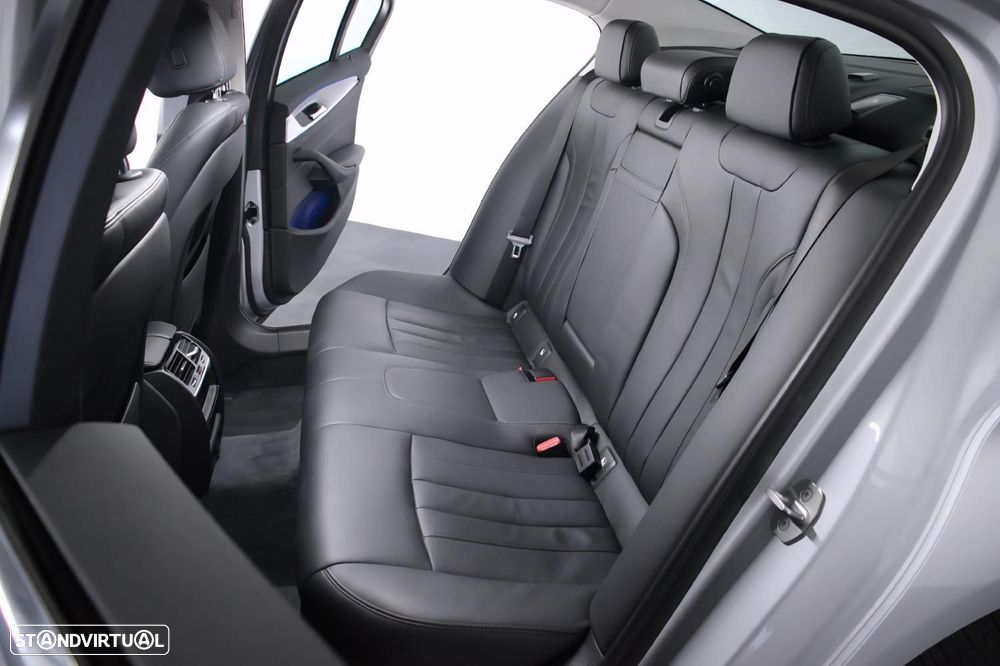 BMW 520 d Auto - 13