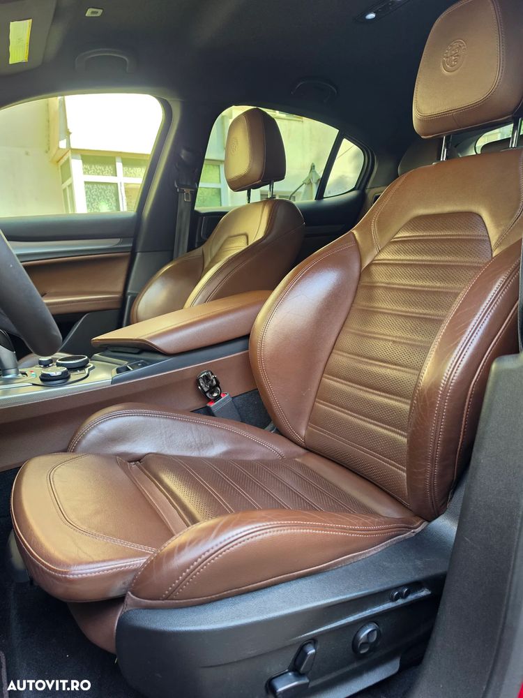 Alfa Romeo Stelvio 2.0 Turbo 16V AT8-Q4 Veloce Ti - 8