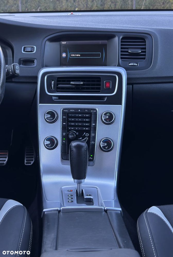 Volvo V60 T5 Geartronic Powershift RDesign - 28