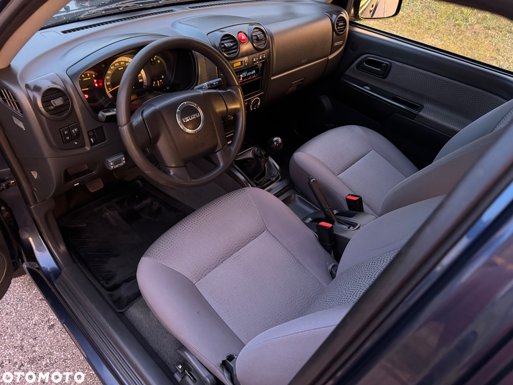 Isuzu D-Max 2.5d DC Basic - 8