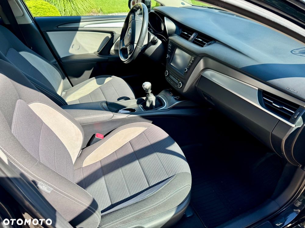 Toyota Avensis Touring Sports 1.8 Edition S+ - 26