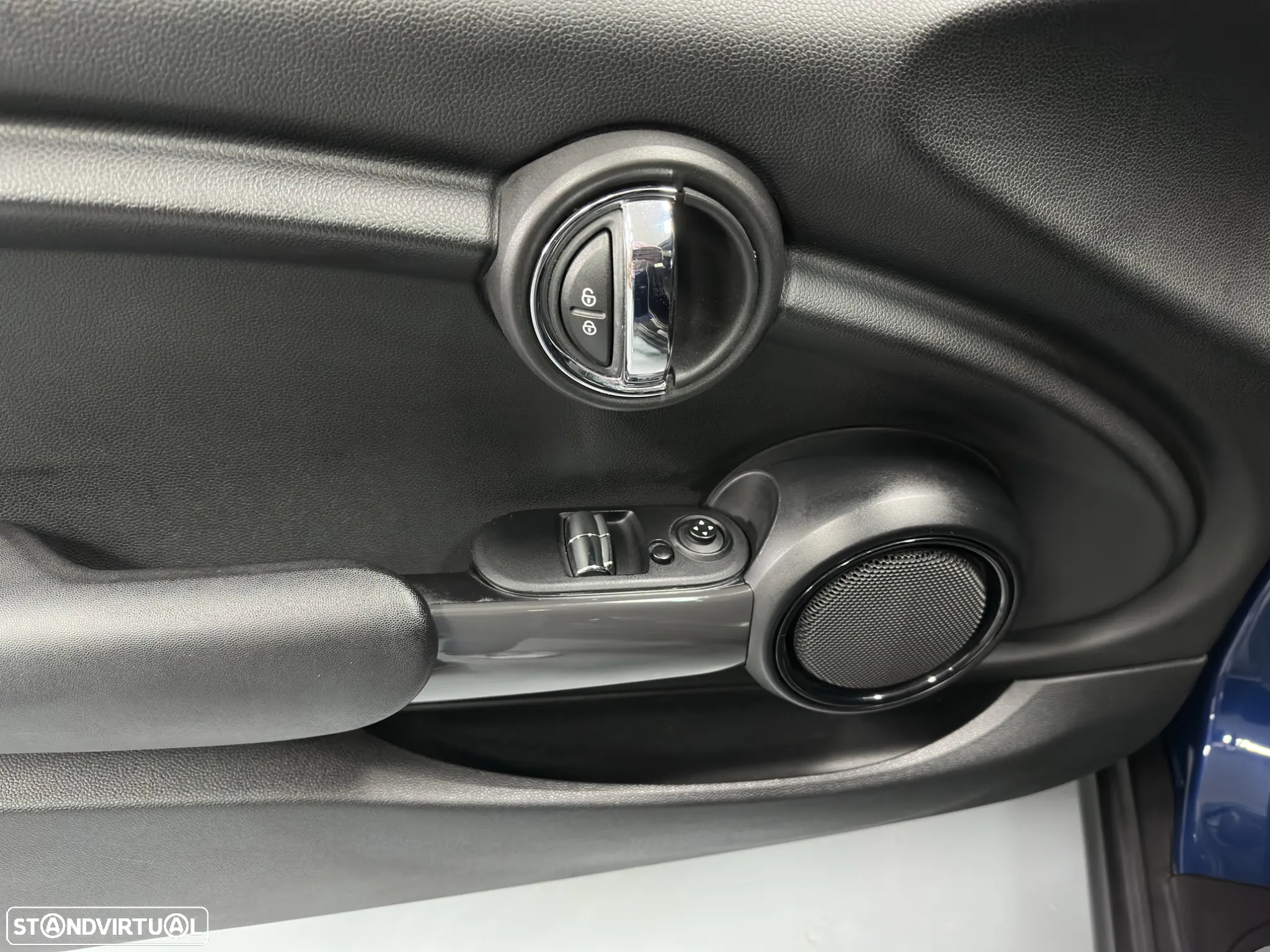 MINI 3 Portas One D - 9