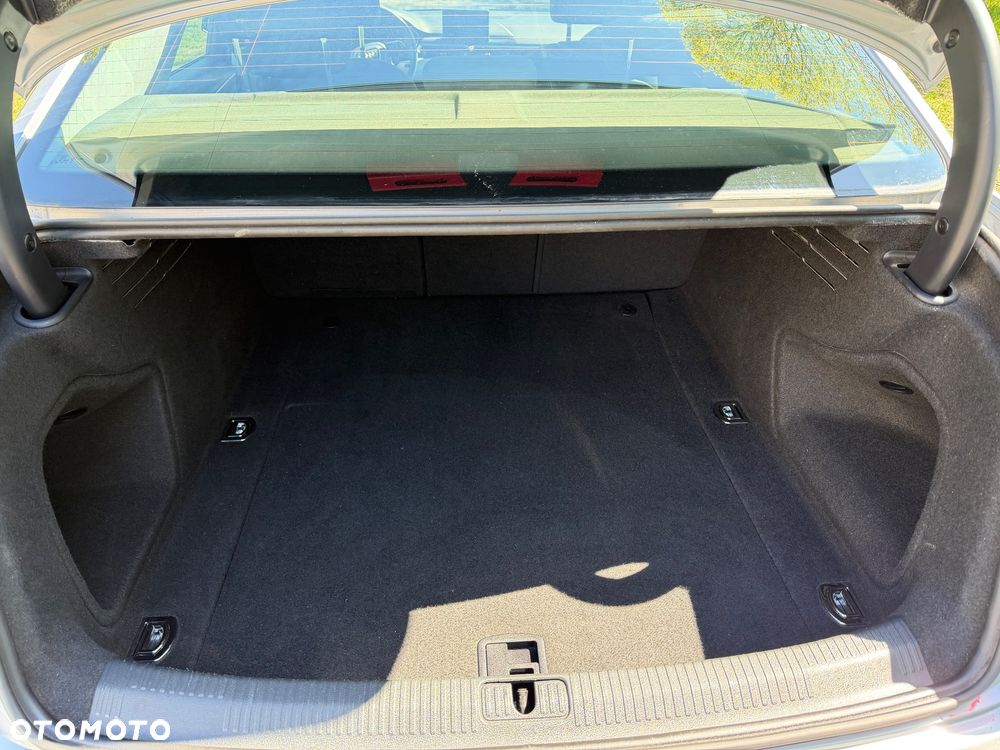Audi A4 Limousine 2.0 TDI S tronic - 9