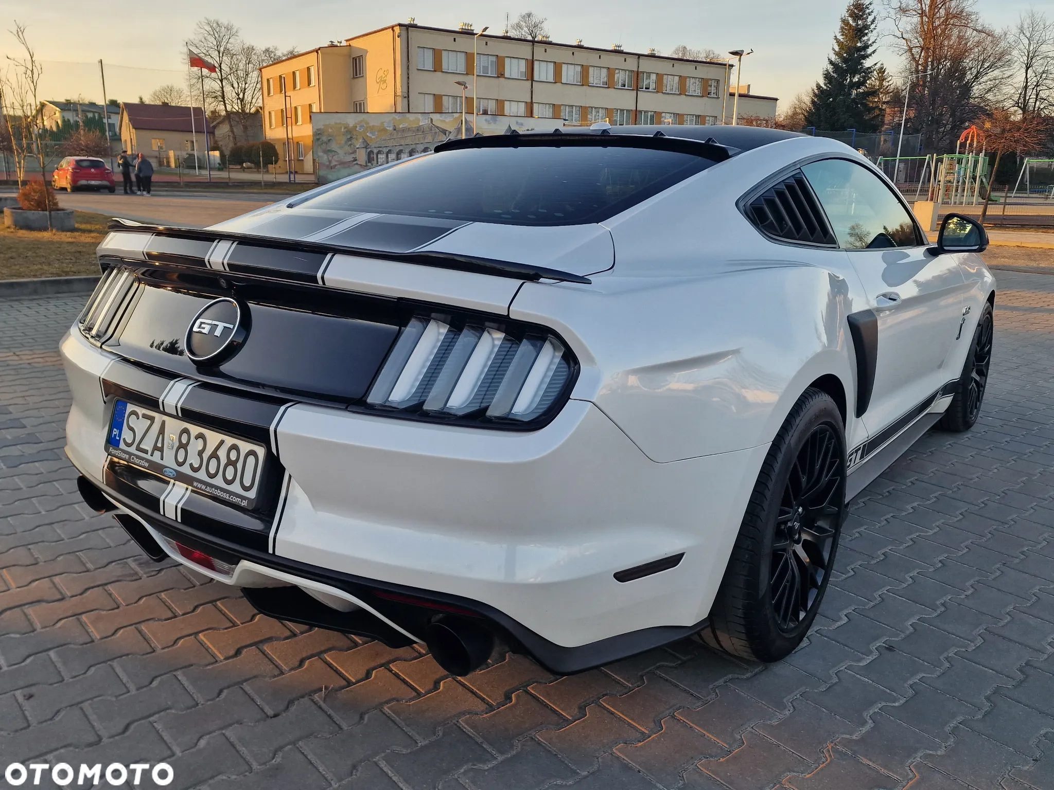 Ford Mustang 5.0 V8 GT - 8