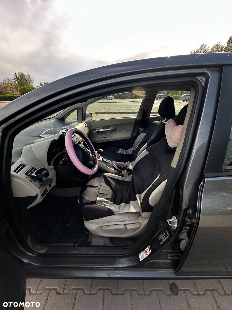 Toyota Auris 2.0 D-4D Sol - 33