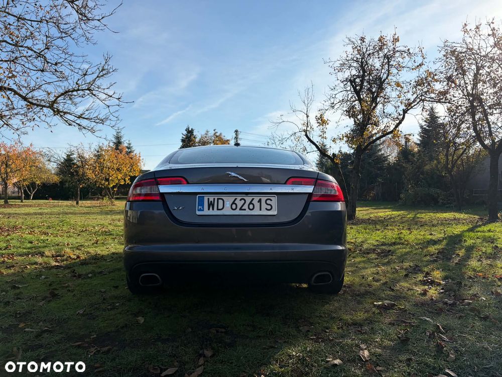 Jaguar XF 4.2 V8 Premium Luxury - 6