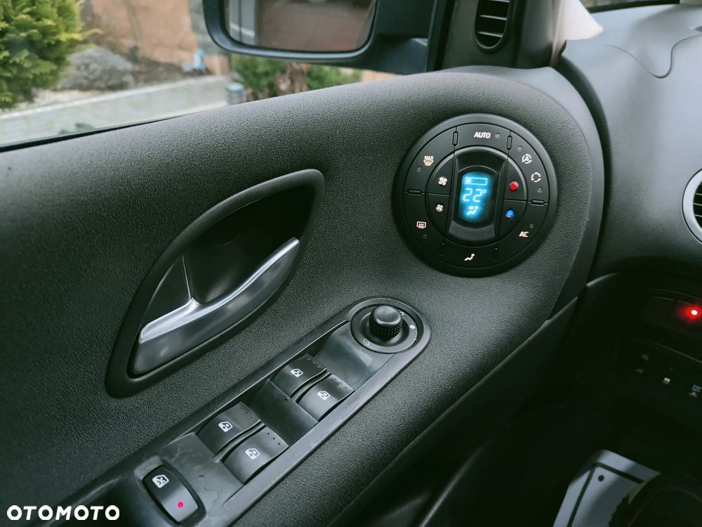 Renault Espace 2.0 dCi FAP Expression - 13