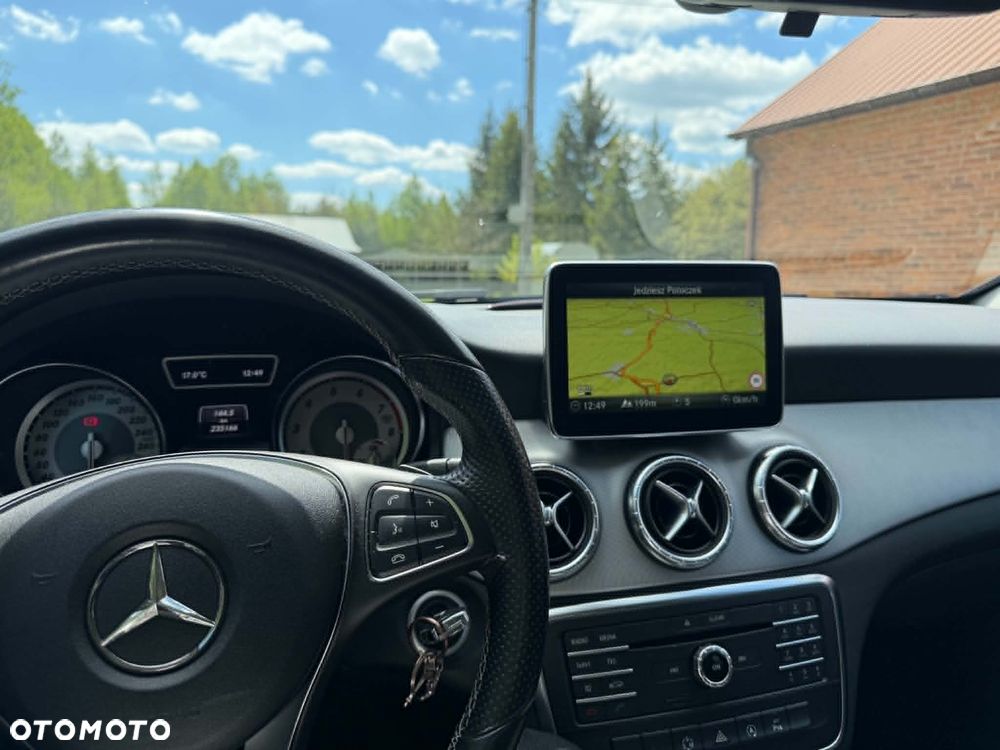 Mercedes-Benz CLA 200 7G-DCT - 9