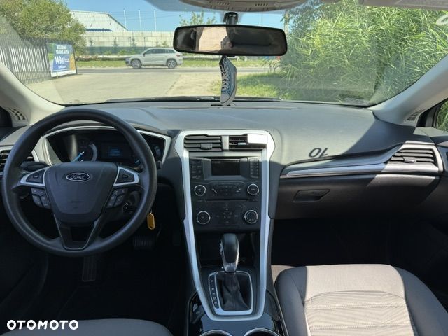 Ford Fusion - 12