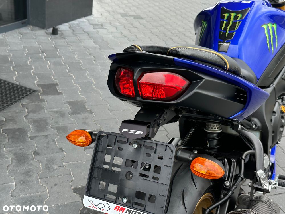 Yamaha FZ8 - 11