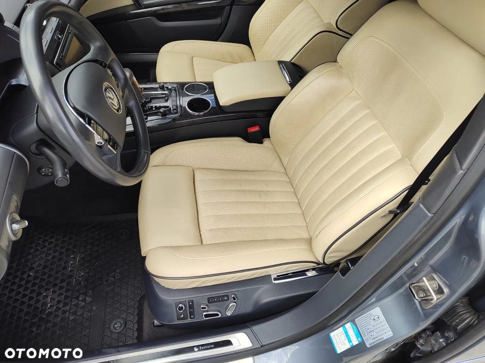 Volkswagen Phaeton - 32