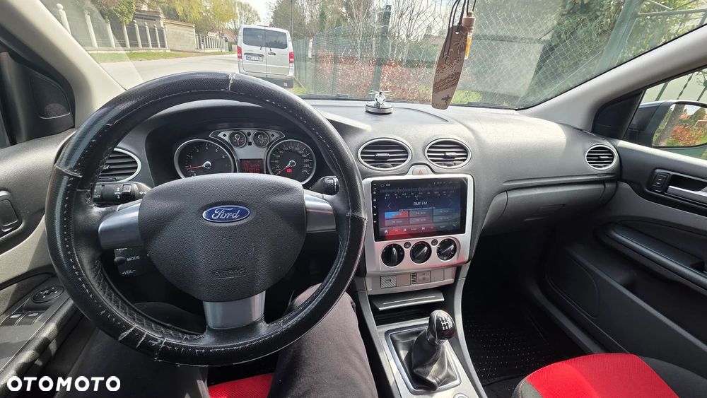 Ford Focus 1.6 Ghia - 1