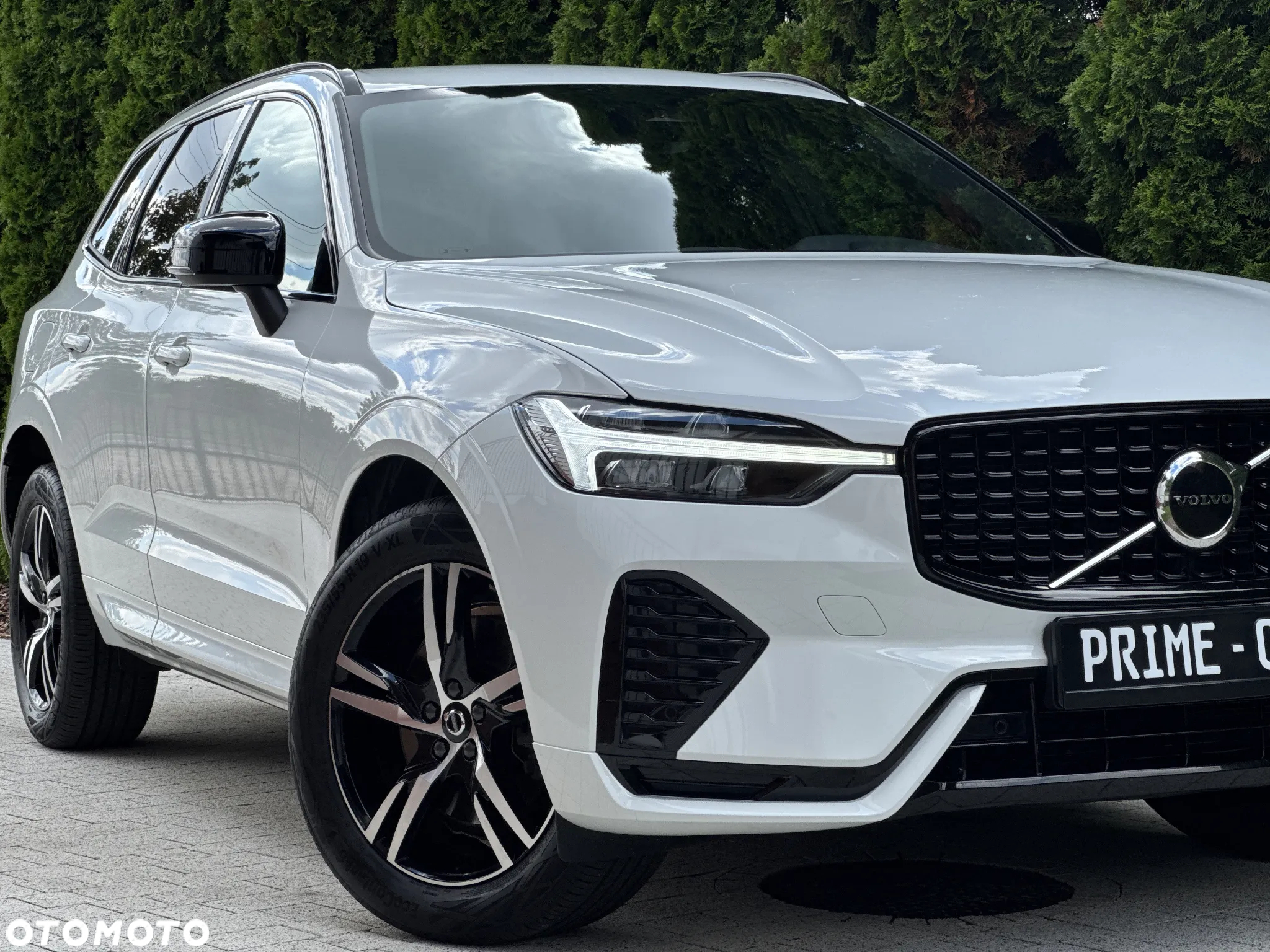 Volvo XC 60 B4 D Plus Dark - 36