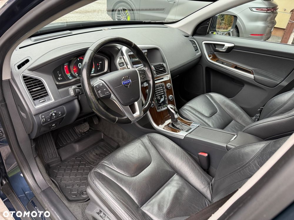 Volvo XC 60 D5 AWD Geartronic Summum - 13
