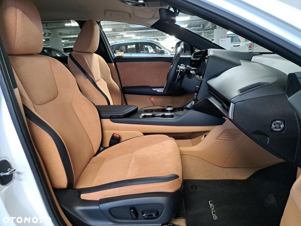 Lexus RZ 450e Omotenashi DIRECT4 - 10