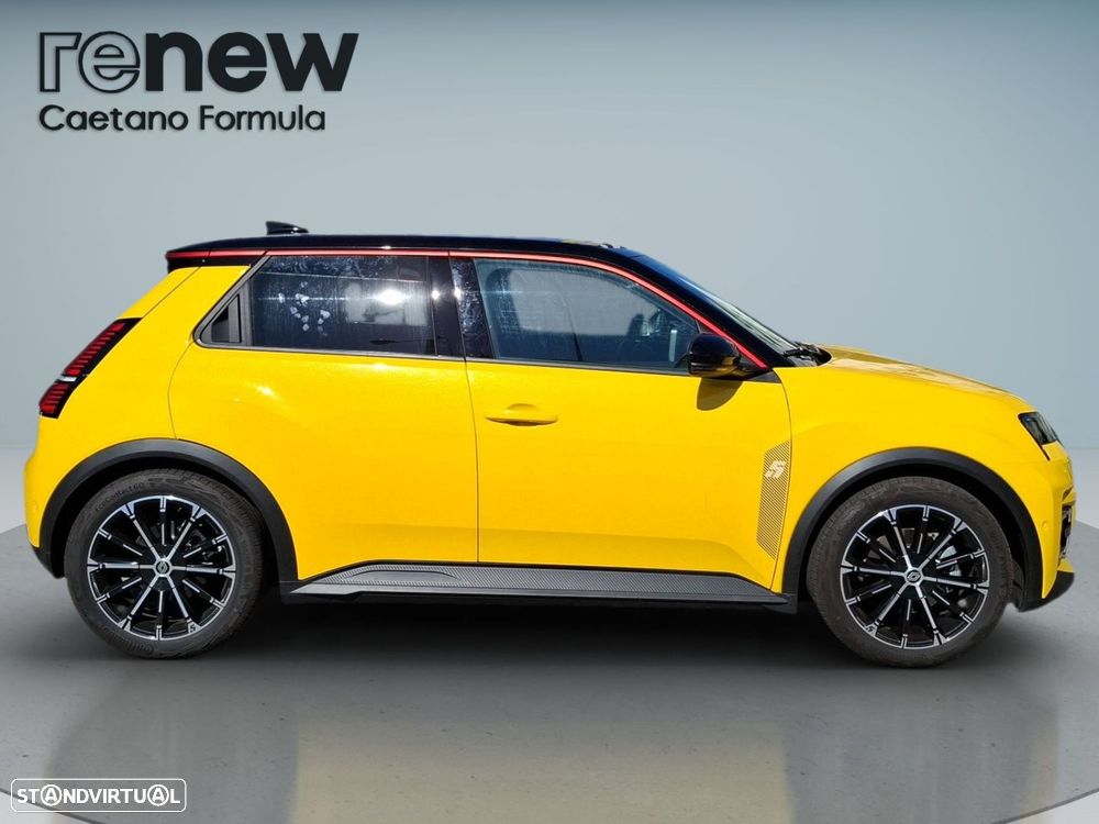 Renault 5 40 kWh Techno Autonomia Urbana — fotografia 9