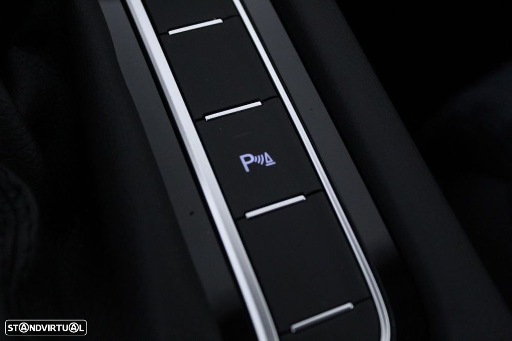 VW Passat 1.4 TSI GTE Plug-in - 32