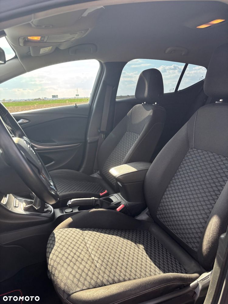 Opel Astra 1.6 T Dynamic S&S - 15