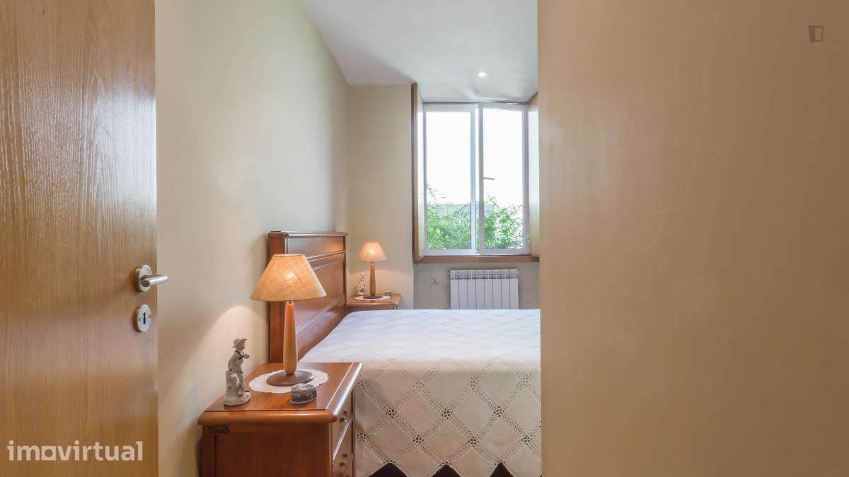 Quarto - localizado em Vila nova de gaia - Grande imagem: 4/26