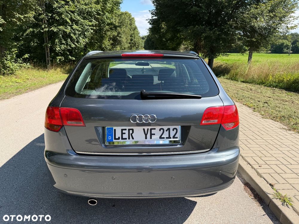 Audi A3 Sportback 1.6 Ambiente - 13