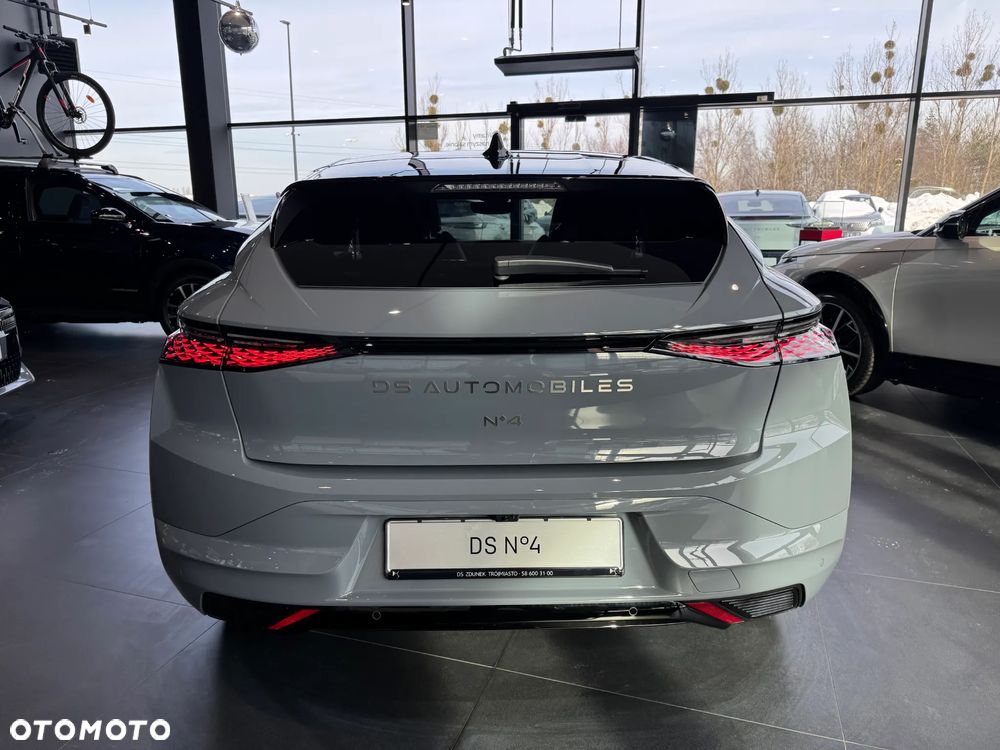 DS Automobiles N°4 - 8