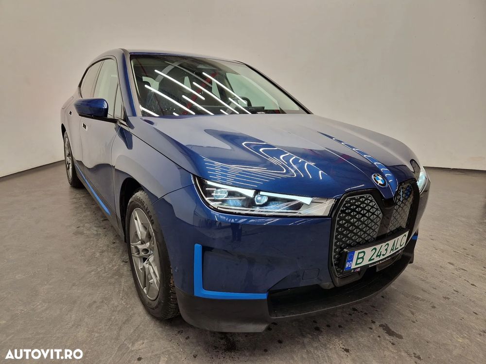 BMW iX xDrive50 - 4