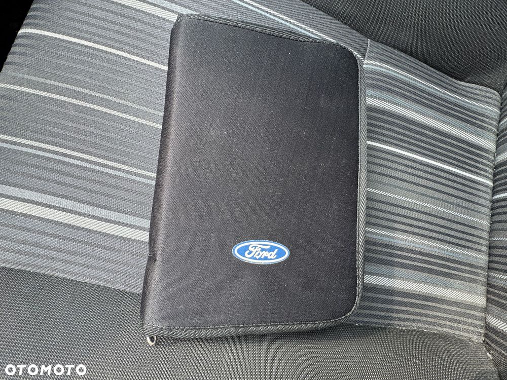 Ford Focus 1.6 Ambiente - 22
