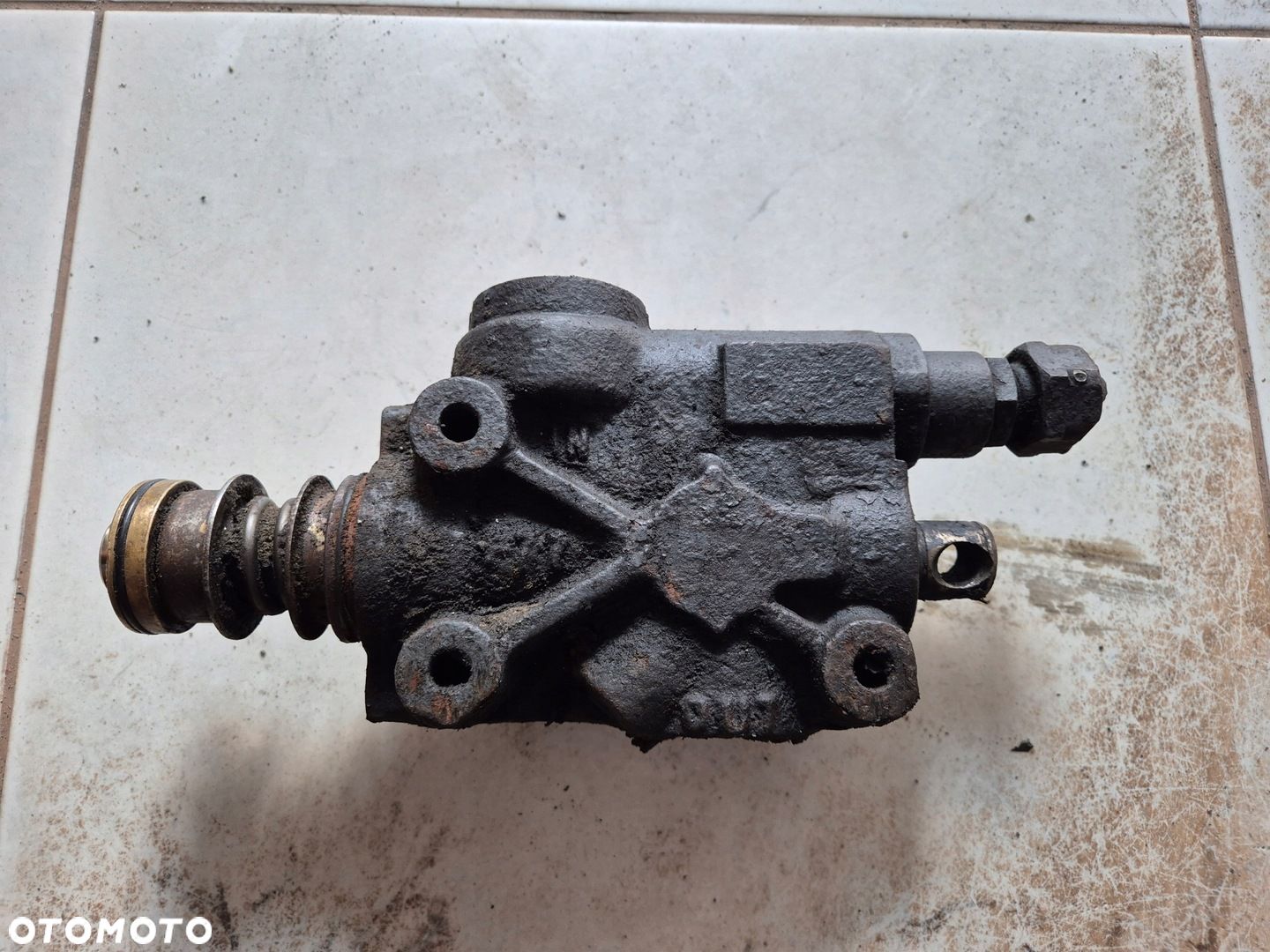ROZDZIELACZ DO WYWROTU HYDRAULIKI KIPRA NIEKOMPLETNY - 1