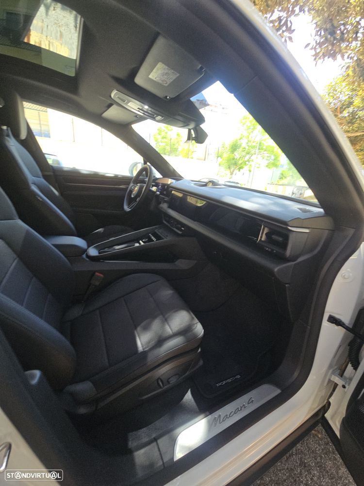 Porsche Macan Electric - 30