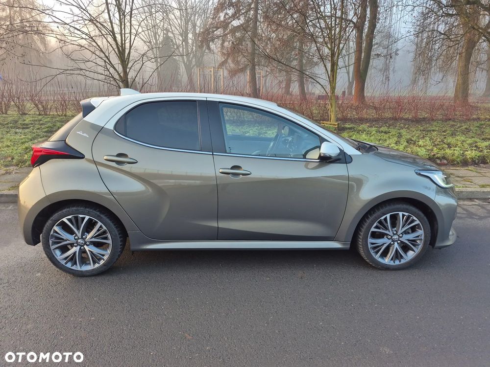 Toyota Yaris 1.5 Selection Elegant - 12