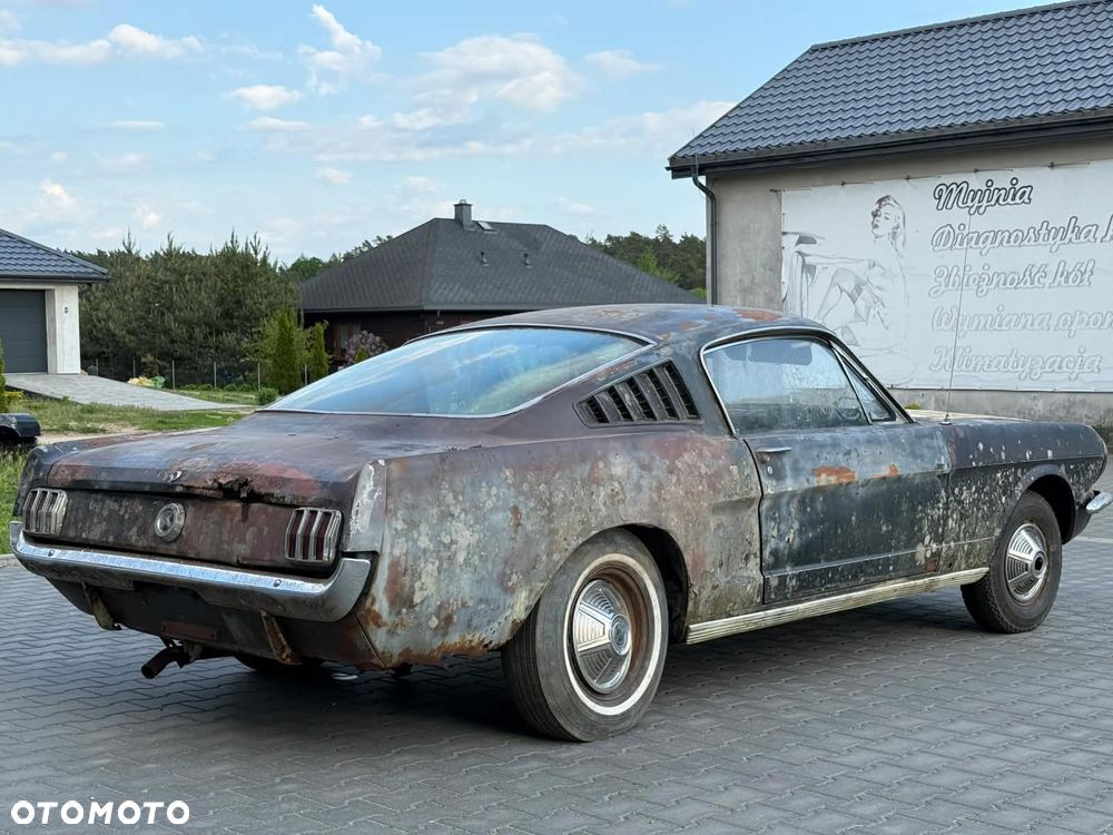Ford Mustang - 13