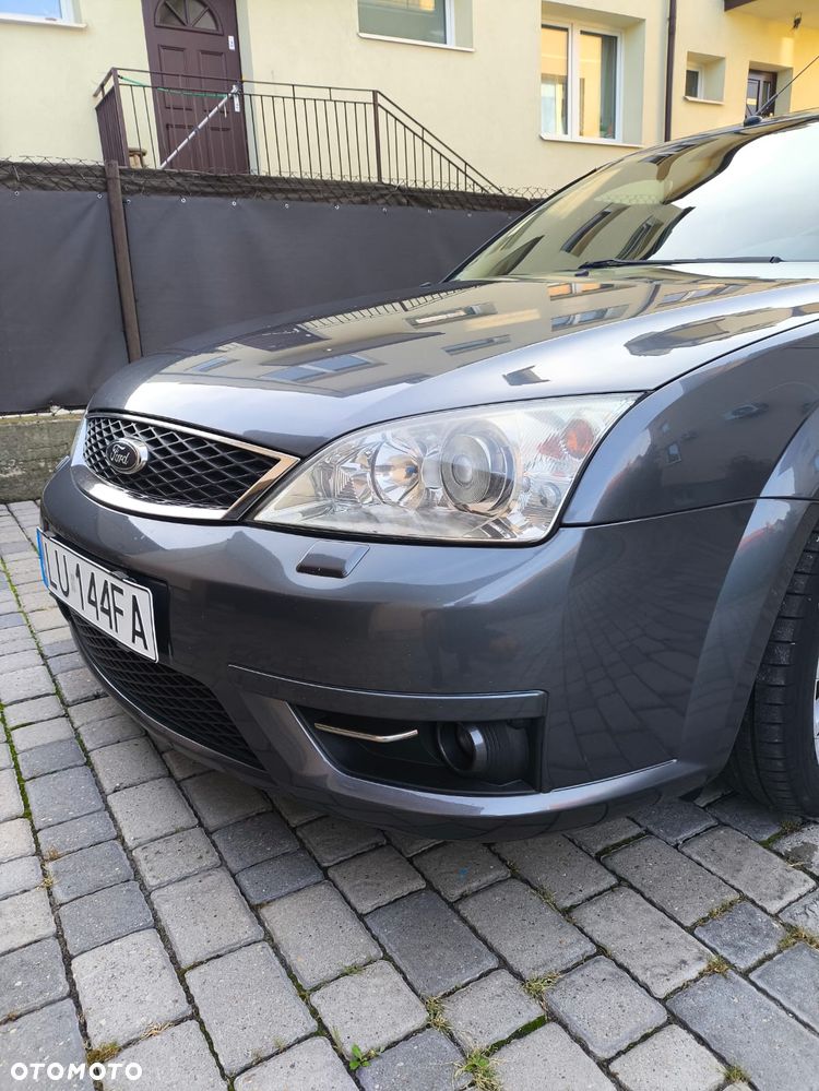 Ford Mondeo 3.0 V6 ST 220 - 1